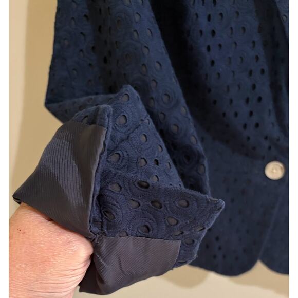 Banana Republic Women's Navy Eyelet Peplum Blazer - Size 12 - Picture 5 of 7